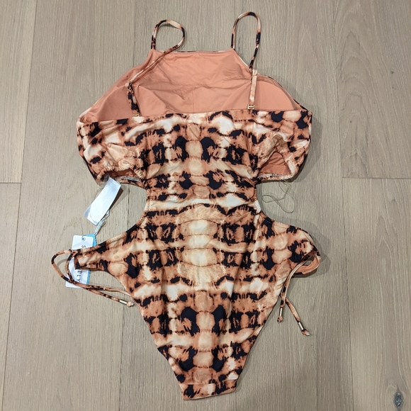 Seafolly swimsuit - Picture 3 of 8